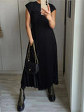 Classic Solid Color Sleeveless Long Pleated Dress